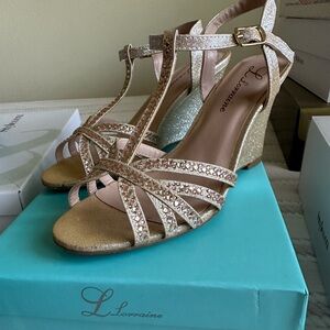 Elegant nude sandal wedge